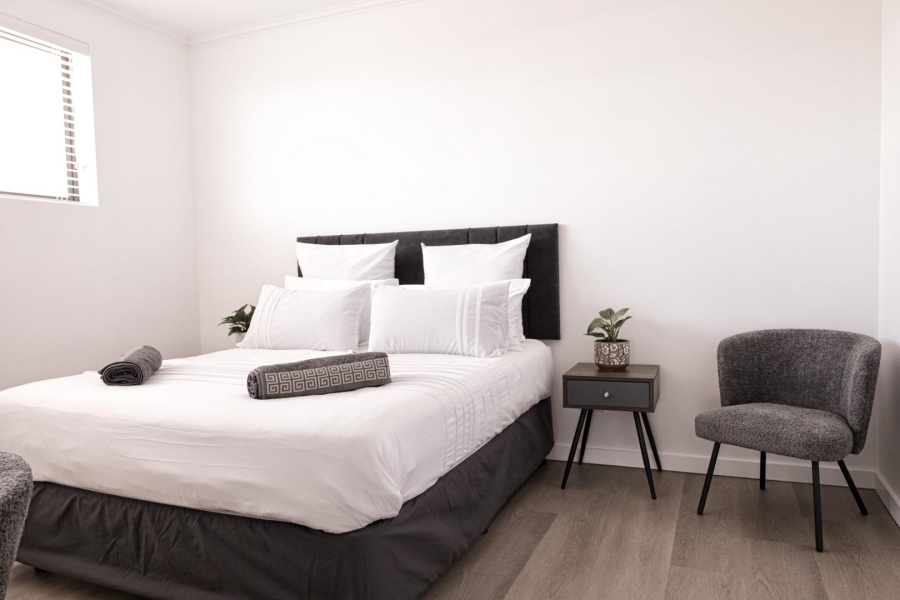 To Let 2 Bedroom Property for Rent in Green Point Western Cape